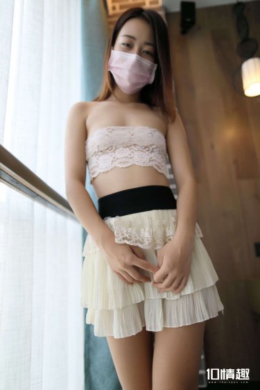 打扑克剧烈摇床不盖被子