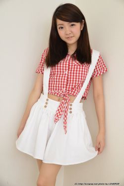 双手攀上两团少女峰奇幻片免费
